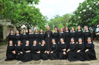 Đức Cha Giuse Đến Thăm và Gặp Gỡ Các Chị Em Khấn Sinh Năm 2015 Của Hội Dòng MTG Phan Thiết