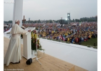 Các bạn trẻ quốc tế chào đón Đức Thánh Cha tại Cracovia