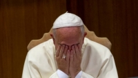 Đức Giáo hoàng xúc động sau cuộc tấn công khủng bố ở Paris