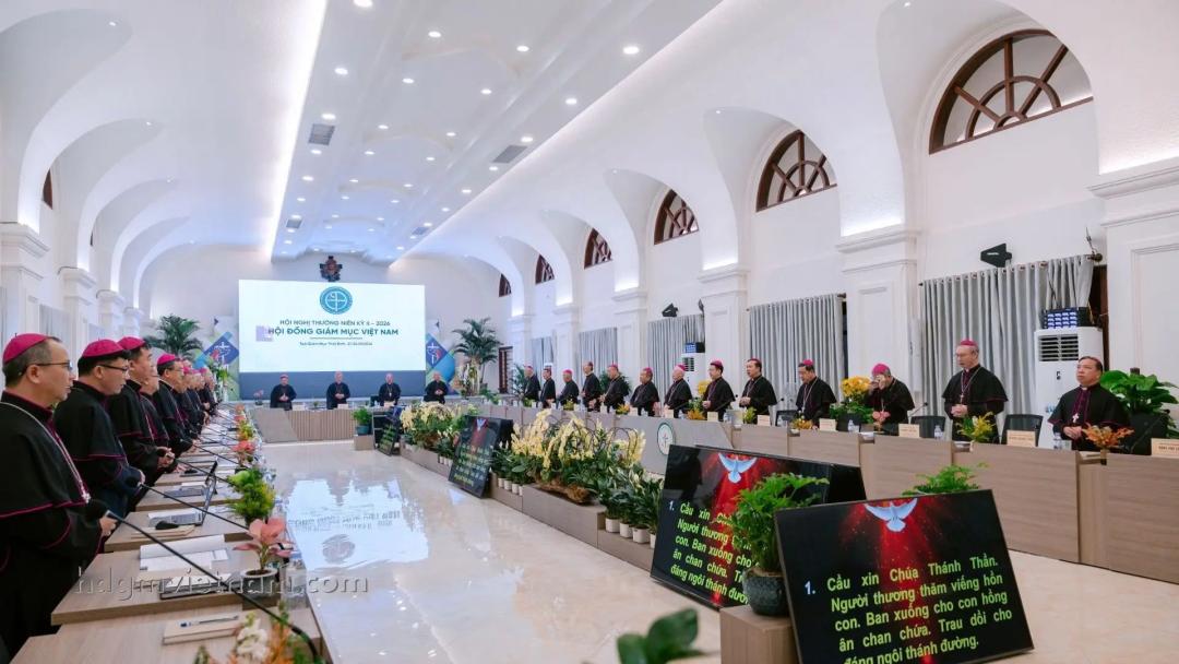 Cầu Nguyện, Đối Thoại Trong Thánh Thần Và Phân Định – Ngày Thứ Hai Của Hội Nghị Thường Niên Kỳ II/2026 Của HĐGMVN